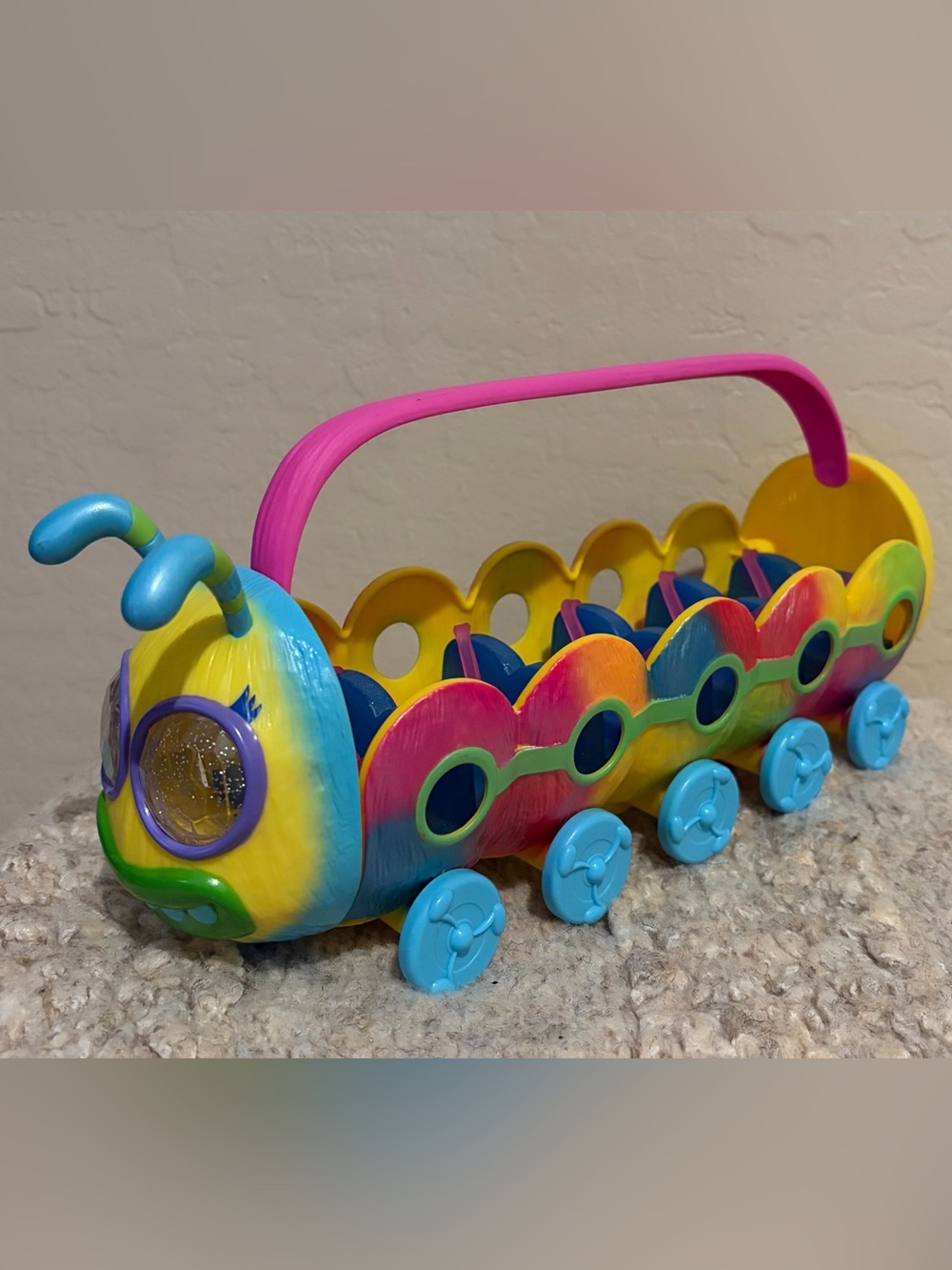 DreamWorks Trolls World Tour Caterbus Caterpillar Bus Toy Figure 13” Rainbow